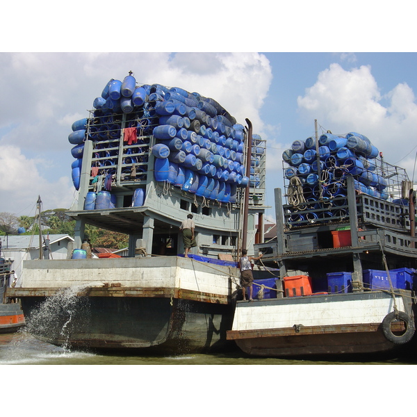 รูปถ่าย พม่า(Myanmar) มะริด(Myeik (Mergui)) 2005-01 38