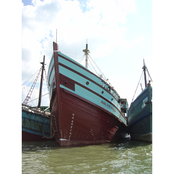 รูปถ่าย พม่า(Myanmar) มะริด(Myeik (Mergui)) 2005-01 34