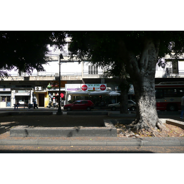รูปถ่าย อิสราเอล(Israel) เทลอาวีฟ(Tel Aviv) ถนนเยรูชาลายิม(Yerushalyim Street) 2007-06 17