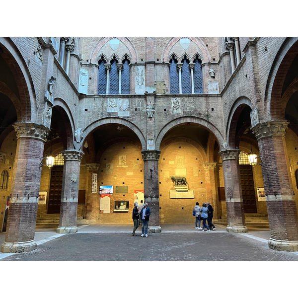 รูปถ่าย อิตาลี(Italy) ซีเอน่า(Siena) วังปุบบลีโก(Palazzo Pubblico) 2021-09 76