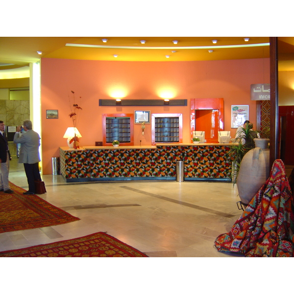 รูปถ่าย แอลจีเรีย(Algeria) แอลเจียร์(Algiers) โรงแรมเอลโอราสซี(El Aurassi Hotel) 2004-09 23