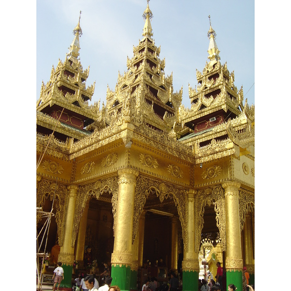 รูปถ่าย พม่า(Myanmar) ย่างกุ้ง(Yangon) พระมหาเจดีย์ชเวกากอง(Shwedagon Pagoda) 2005-01 7