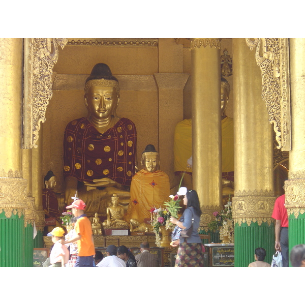 รูปถ่าย พม่า(Myanmar) ย่างกุ้ง(Yangon) พระมหาเจดีย์ชเวกากอง(Shwedagon Pagoda) 2005-01 3