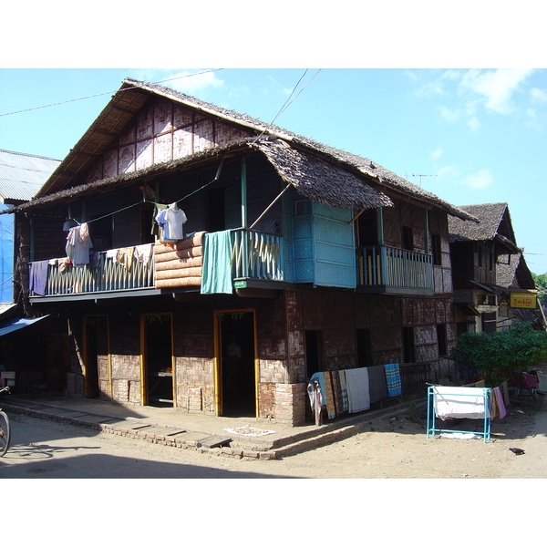 รูปถ่าย พม่า(Myanmar) มะริด(Myeik (Mergui)) 2005-01 153