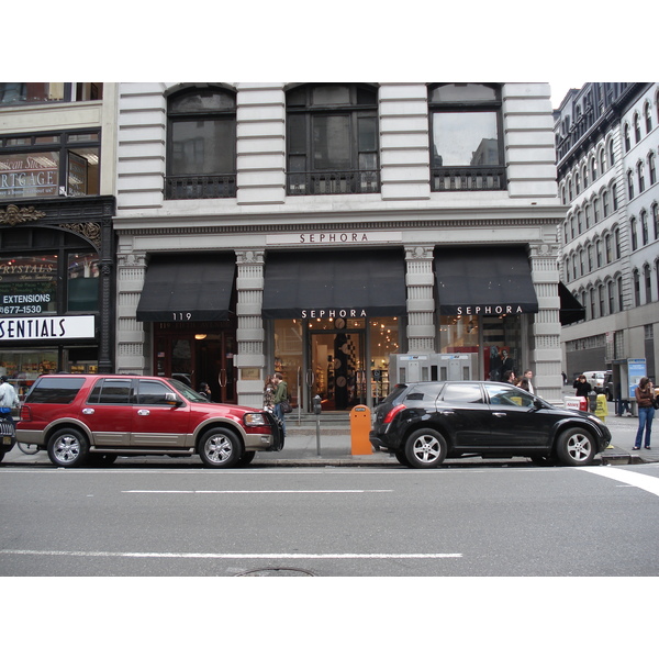รูปถ่าย สหรัฐอเมริกา(United States) นิวยอร์ก(New York) ตามถนนฟิฟท์อเวนิว(down the 5th Avenue) 2006-03 33