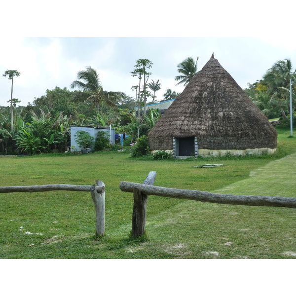 รูปถ่าย นิวแคลิโดเนีย(New Caledonia) เกาะลีฟู(Lifou) ลูเอซิลลา(Luecilla) 2010-05 30