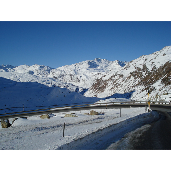 รูปถ่าย สวิสเซอร์แลนด์(Switzerland) ถนนจากคูร์ไปเซนต์มอริตซ์(Chur to St Moritz Road) 2007-01 22