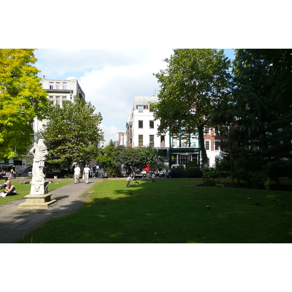 รูปถ่าย อังกฤษ(United Kingdom) ลอนดอน(London) จัตุรัสโซโห(Soho Square) 2007-09 37