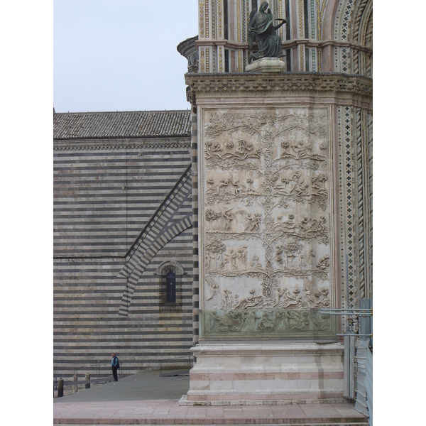 รูปถ่าย อิตาลี(Italy) ออร์วิเอโต้(Orvieto) 2004-03 8