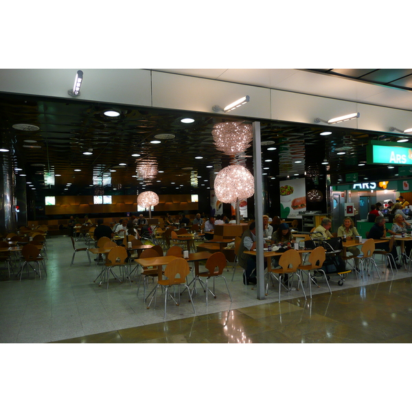 รูปถ่าย สเปน(Spain) มาดริค(Madrid) ท่าอากาศยานบาราคัส(Barajas Airport) 2007-09 14