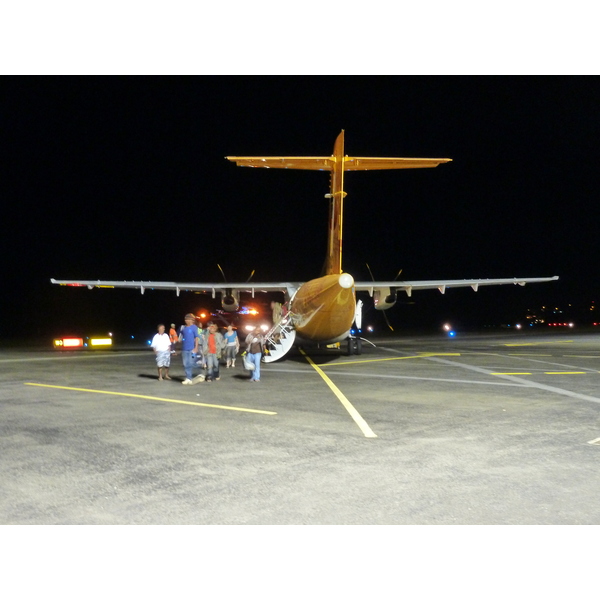 รูปถ่าย นิวแคลิโดเนีย(New Caledonia) สนามบินมาเจนตา(Magenta Airport) 2010-05 5