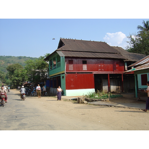 รูปถ่าย พม่า(Myanmar) ถนนจากทวายไปหาดหม่องมะกัน(Road from Dawei to Maungmagan beach) 2005-01 53
