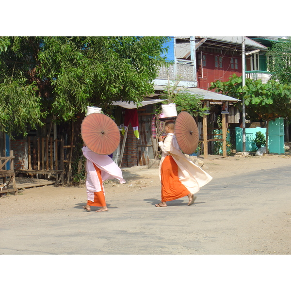 รูปถ่าย พม่า(Myanmar) ถนนจากทวายไปหาดหม่องมะกัน(Road from Dawei to Maungmagan beach) 2005-01 29