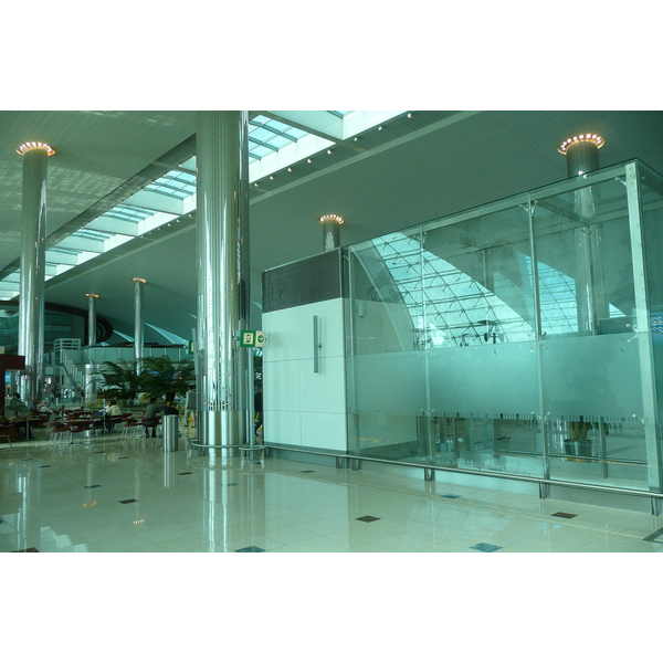รูปถ่าย สหรัฐอาหรับเอมิเรตส์(United Arab Emirates) ดูไบ(Dubai) สนามบินดูไบ(Dubai International Airport) 2009-01 1