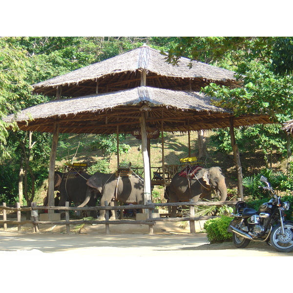 รูปถ่าย ไทย(Thailand) ภูเก็ต(Phuket) จุดชมวิวกะตะกะรน(Kata Karon Viewpoint) 2005-12 10