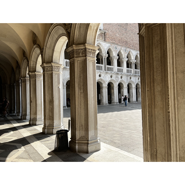 รูปถ่าย อิตาลี(Italy) เวนีส(Venice) พระราชวังดอจ (ปาลัซโซดูกาเล)(Doge's Palace (Palazzo Ducale)) 2022-05 17