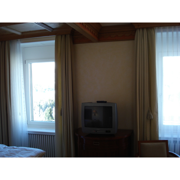 รูปถ่าย สวิสเซอร์แลนด์(Switzerland) ปองเทรซีน่า(Pontresina) โรงแรมแกรนด์โครเนนโฮฟ(Grand Hotel Kronenhof) 2007-01 40