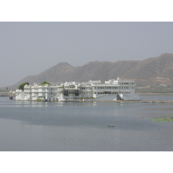 รูปถ่าย อินเดีย(India) อูไดปูร์(Udaipur) โรงแรมเลคพาเลซ(Lake Palace Hotel) 2003-05 59