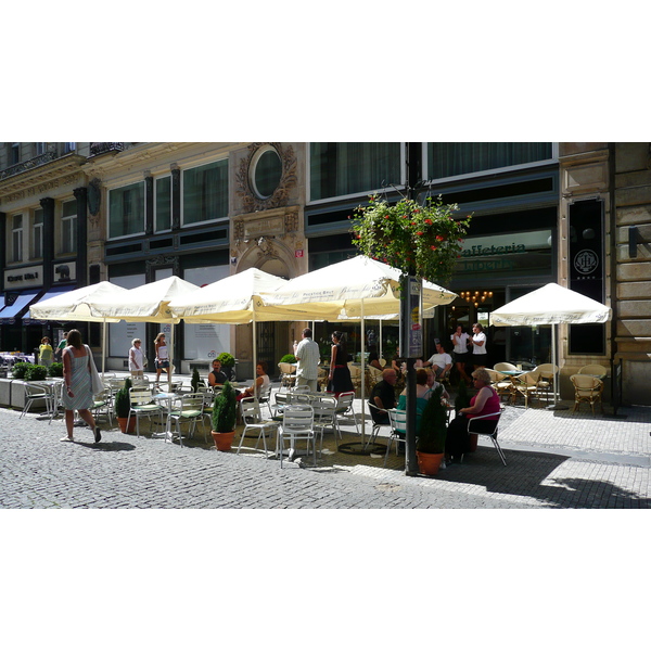 รูปถ่าย สาธารณรัฐเช็ก(Czech Republic) ปราก(Prague) 28 ริจ์นา(28 Rijna) 2007-07 16