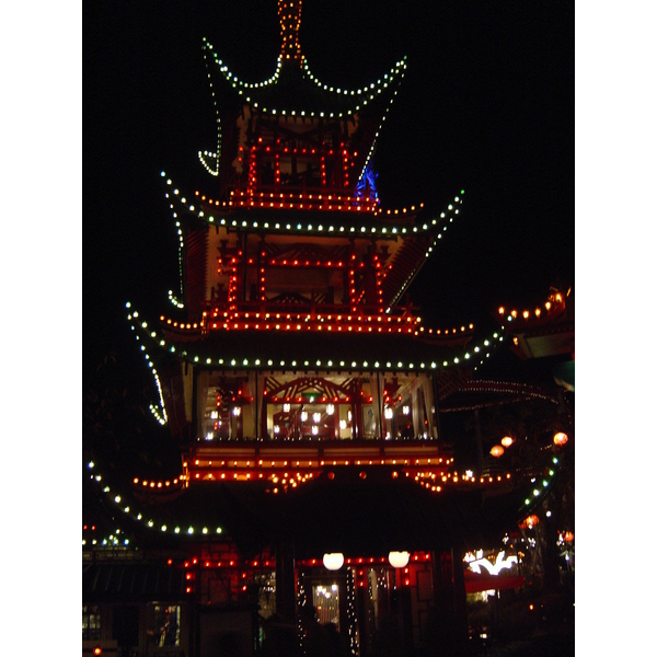 รูปถ่าย เดนมาร์ก(Denmark) โคเปนเฮเกน(Copenhagen) สวนสาธารณะทิโวลี(Tivoli Park) 2004-11 19
