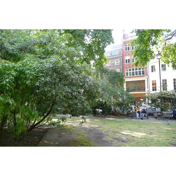 รูปถ่าย อังกฤษ(United Kingdom) ลอนดอน(London) จัตุรัสโซโห(Soho Square) 2007-09 26