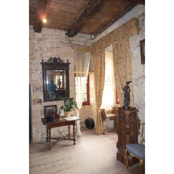 รูปถ่าย ฝรั่งเศส(France) บ้านป้อมเดอเรญัก(Maison Forte de Reignac) 2010-08 58