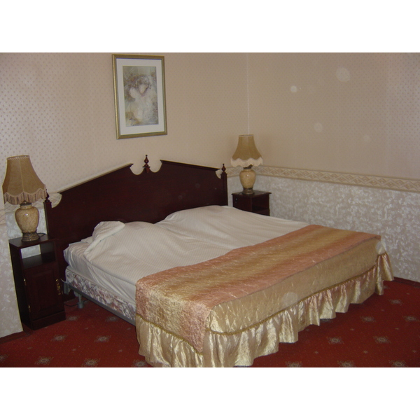 รูปถ่าย รัสเซีย(Russia) มอสโก(Moscow) โรงแรมบูดาเปสต์(Budapest Hotel) 2005-04 12