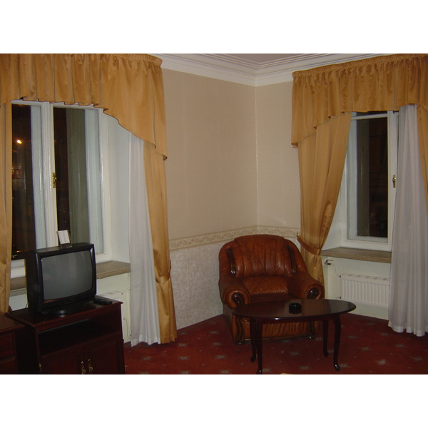 รูปถ่าย รัสเซีย(Russia) มอสโก(Moscow) โรงแรมบูดาเปสต์(Budapest Hotel) 2005-04 20