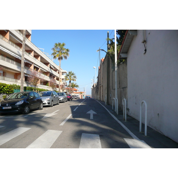 รูปถ่าย ฝรั่งเศส(France) คานส์(Cannes) ถนนเดอเลแร็ง(Avenue de Lerins) 2008-03 21