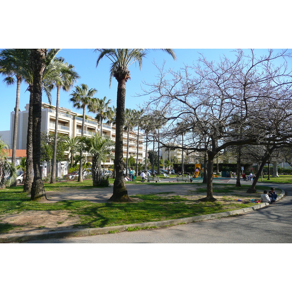 รูปถ่าย ฝรั่งเศส(France) คานส์(Cannes) ถนนเดอเลแร็ง(Avenue de Lerins) 2008-03 3