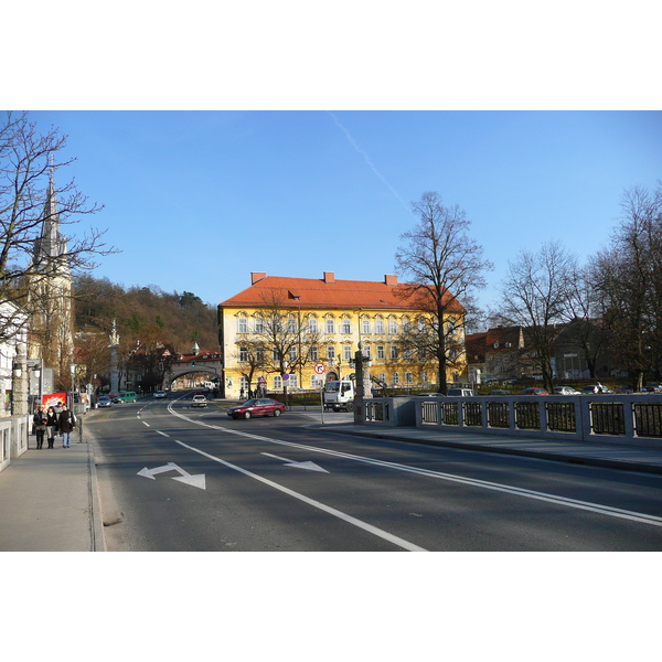 รูปถ่าย สโลวีเนีย(Slovenia) ลีอูบลีอานา(Ljubljana) เมืองเก่า(Historic Centre) 2008-01 18