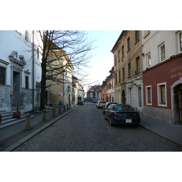 รูปถ่าย สโลวีเนีย(Slovenia) ลีอูบลีอานา(Ljubljana) เมืองเก่า(Historic Centre) 2008-01 27