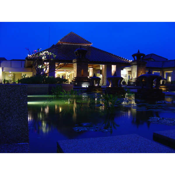 รูปถ่าย ไทย(Thailand) เขาหลัก(Khao Lak) โรงแรมเลอเมอริเดียน เขาหลัก(Meridien Khao Lak Hotel) สีสันกลางคืน(By Night) 2005-12 5