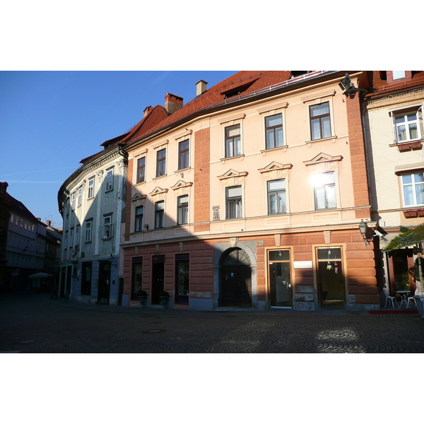 รูปถ่าย สโลวีเนีย(Slovenia) ลีอูบลีอานา(Ljubljana) เมืองเก่า(Historic Centre) 2008-01 64
