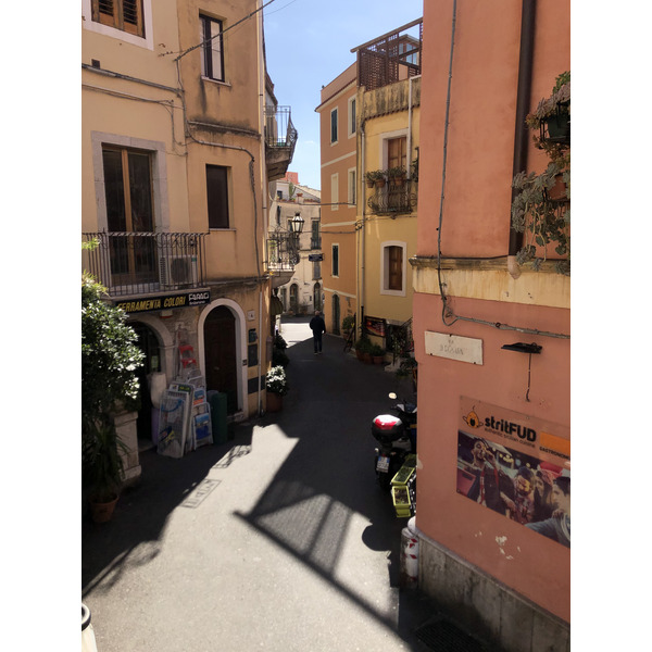 รูปถ่าย อิตาลี(Italy) ซิซิลี(Sicily) ตาออร์มีนา(Taormina) 2020-02 22