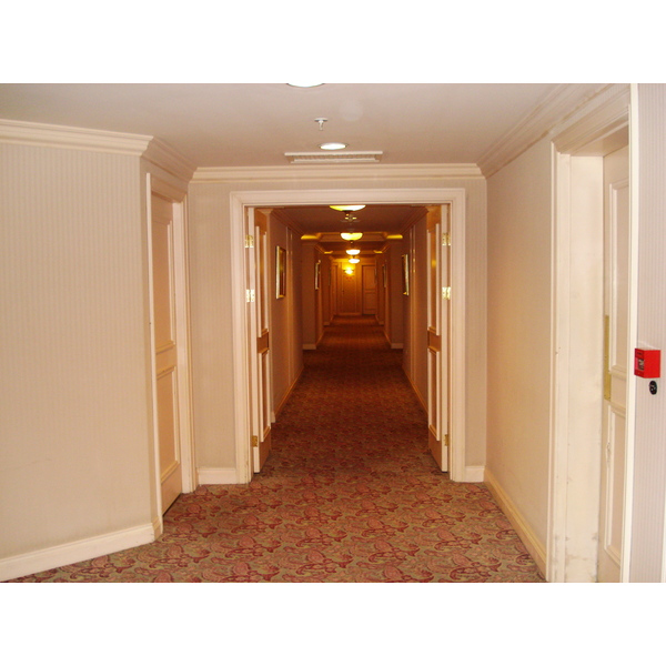 รูปถ่าย คาซัคสถาน(Kazakhstan) อัลมาตี(Almaty) โรงแรมอินเตอร์คอนติเนนตัล อัลมาตี(Intercontinental Almaty Hotel) 2007-03 22