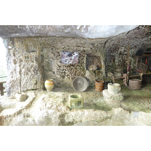 รูปถ่าย ฝรั่งเศส(France) ลาร็อกแซ็งคริสตอฟ(La Roque St Christophe) 2010-08 31