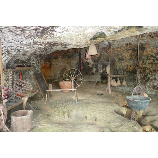 รูปถ่าย ฝรั่งเศส(France) ลาร็อกแซ็งคริสตอฟ(La Roque St Christophe) 2010-08 36