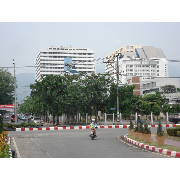 รูปถ่าย ไทย(Thailand) เชียงใหม่(Chiang Mai) ข้างในคุเมืองเชียงใหม่(Inside Canal) ถนนอารักษ์(ในคูเมือง)(Arrak Road(Canal)) 2006-04 26