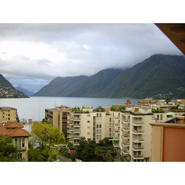 รูปถ่าย สวิสเซอร์แลนด์(Switzerland) ลูกาโน(Lugano) 2001-10 26