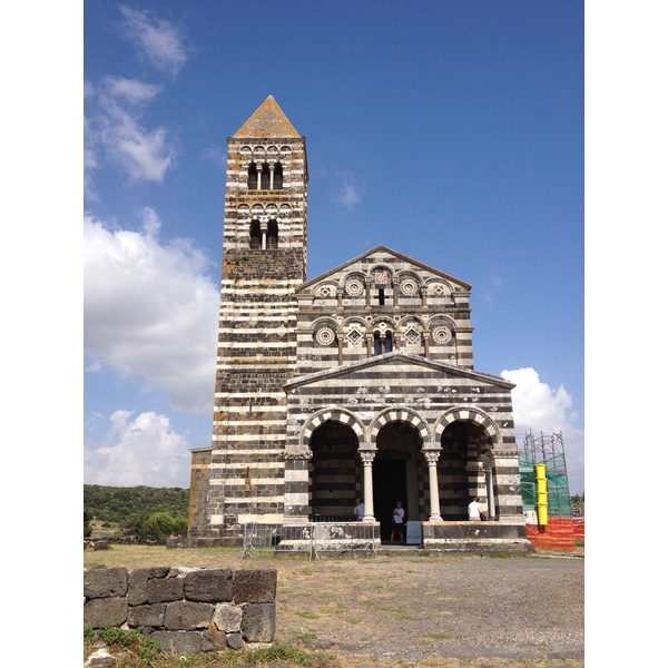 รูปถ่าย อิตาลี(Italy) ซาร์ดิเนีย(Sardinia) มหาวิหารซักการ์เจีย(Basilica di Saccargia) 2015-06 1
