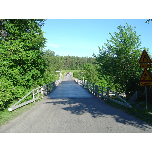 รูปถ่าย สวีเดน(Sweden) ถนนจากซิกทูนาไปอุปซอลา(Sigtuna to Uppsala road) 2005-06 19