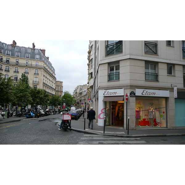 รูปถ่าย ฝรั่งเศส(France) ปารีส(Paris) คุ้มที่ 17 (17th Arrondissement) ถนนเลวี(Rue Levis) 2007-05 33