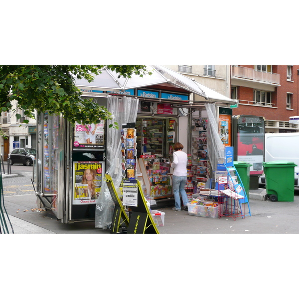 รูปถ่าย ฝรั่งเศส(France) ปารีส(Paris) คุ้มที่ 17 (17th Arrondissement) ถนนเลวี(Rue Levis) 2007-05 34