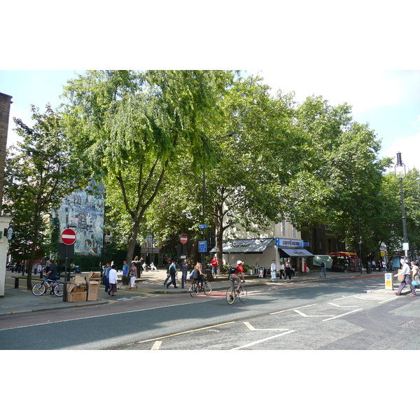 รูปถ่าย อังกฤษ(United Kingdom) ลอนดอน(London) ถนนท็อตแนมคอร์ต(Tottenham Court Road) 2007-09 29