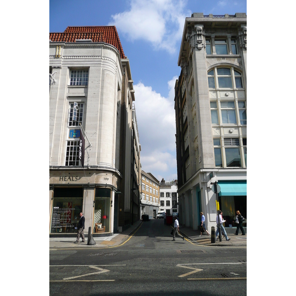 รูปถ่าย อังกฤษ(United Kingdom) ลอนดอน(London) ถนนท็อตแนมคอร์ต(Tottenham Court Road) 2007-09 63