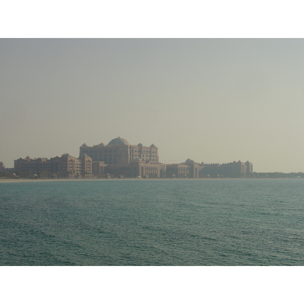 รูปถ่าย สหรัฐอาหรับเอมิเรตส์(United Arab Emirates) อาบูดาบี(Abu Dhabi) 2005-09 31