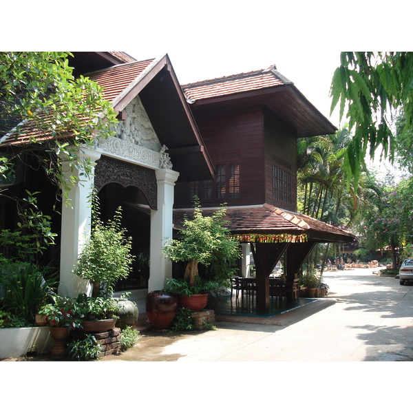 รูปถ่าย ไทย(Thailand) เชียงใหม่(Chiang Mai) ข้างในคุเมืองเชียงใหม่(Inside Canal) 2006-04 62
