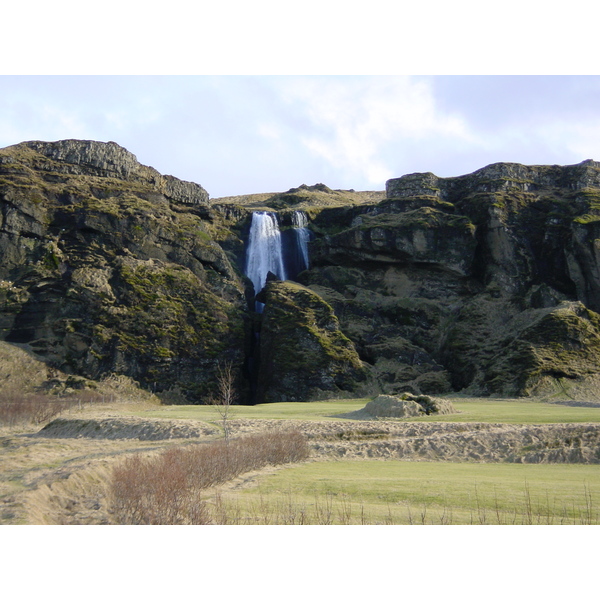 รูปถ่าย ไอซ์แลนด์(Iceland) น้ำตกเซลยาลันด์สฟอสส์(Seljarlandsfoss) 2003-03 0