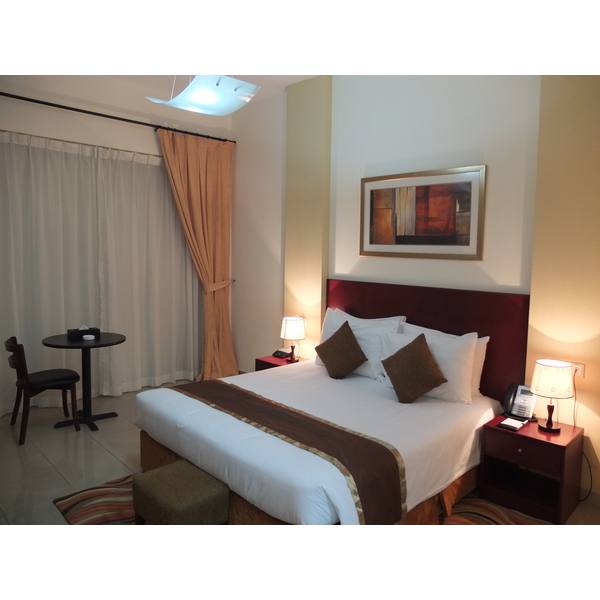 รูปถ่าย สหรัฐอาหรับเอมิเรตส์(United Arab Emirates) ดูไบ(Dubai) บูติกเซเว่น(Boutique 7) 2011-12 3